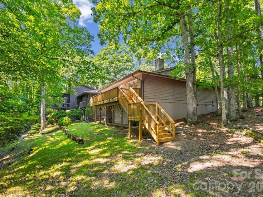 2 Five Oaks Lane, Lake Wylie, SC 29710.  MLS# CAR4398029, YatesRealty ID 37792. 