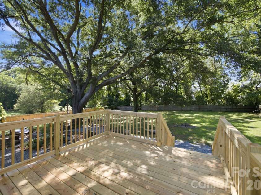 3800 Arvin Drive, Charlotte, NC 28269.  MLS# CAR4401835, YatesRealty ID 37793. 