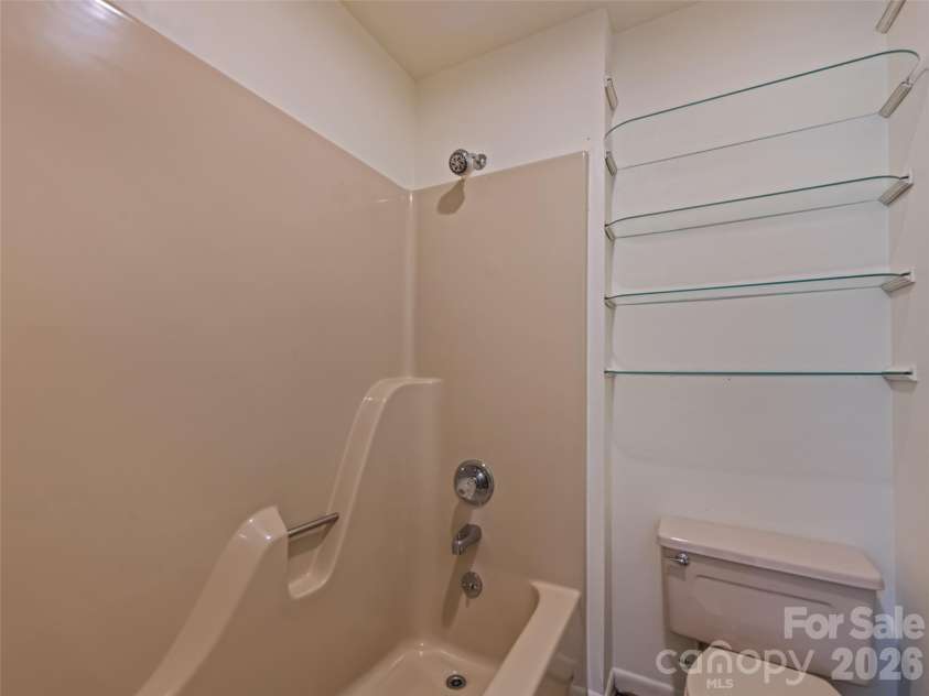 80 Merrie Way, Waynesville, NC 28786.  MLS# CAR4402846, YatesRealty ID 37794. 