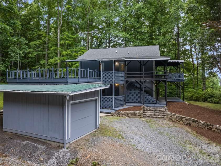 80 Merrie Way, Waynesville, NC 28786.  MLS# CAR4402846, YatesRealty ID 37794. 