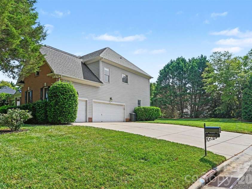 5600 Silver Creek Drive, Waxhaw, NC 28173.  MLS# CAR4400394, YatesRealty ID 37795. 