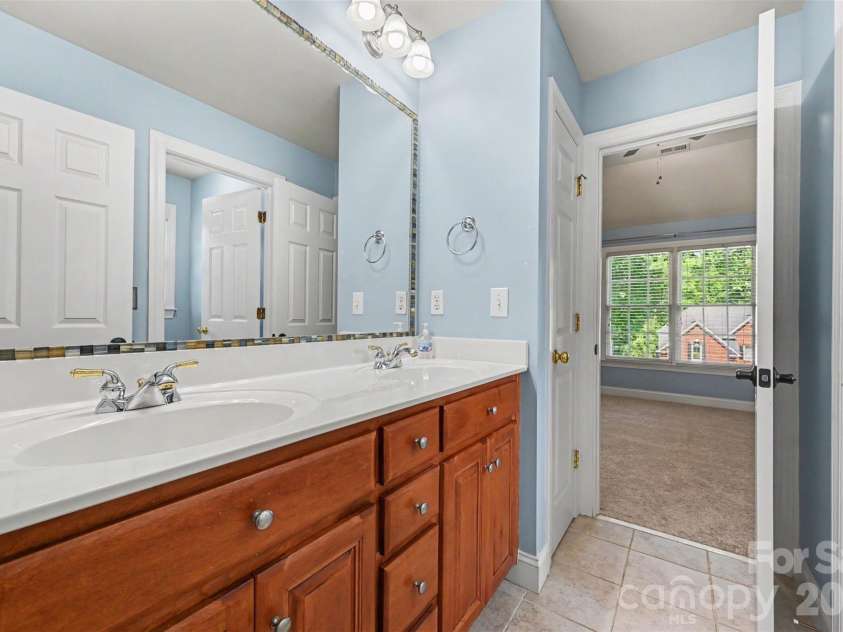 5600 Silver Creek Drive, Waxhaw, NC 28173.  MLS# CAR4400394, YatesRealty ID 37795. 
