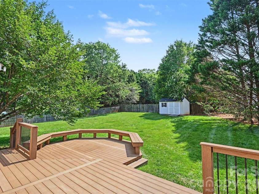 5600 Silver Creek Drive, Waxhaw, NC 28173.  MLS# CAR4400394, YatesRealty ID 37795. 