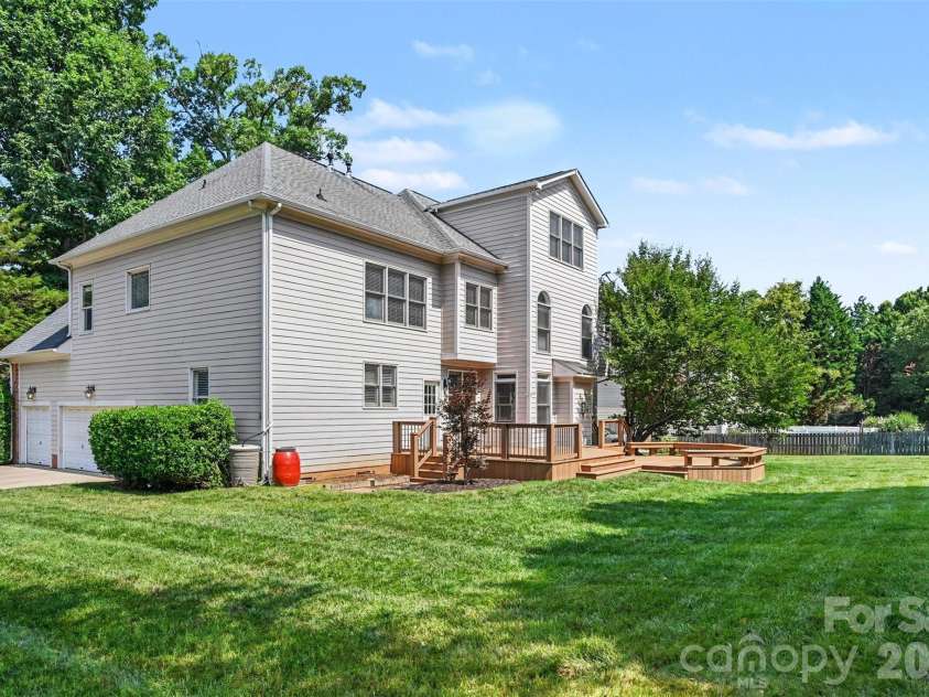 5600 Silver Creek Drive, Waxhaw, NC 28173.  MLS# CAR4400394, YatesRealty ID 37795. 