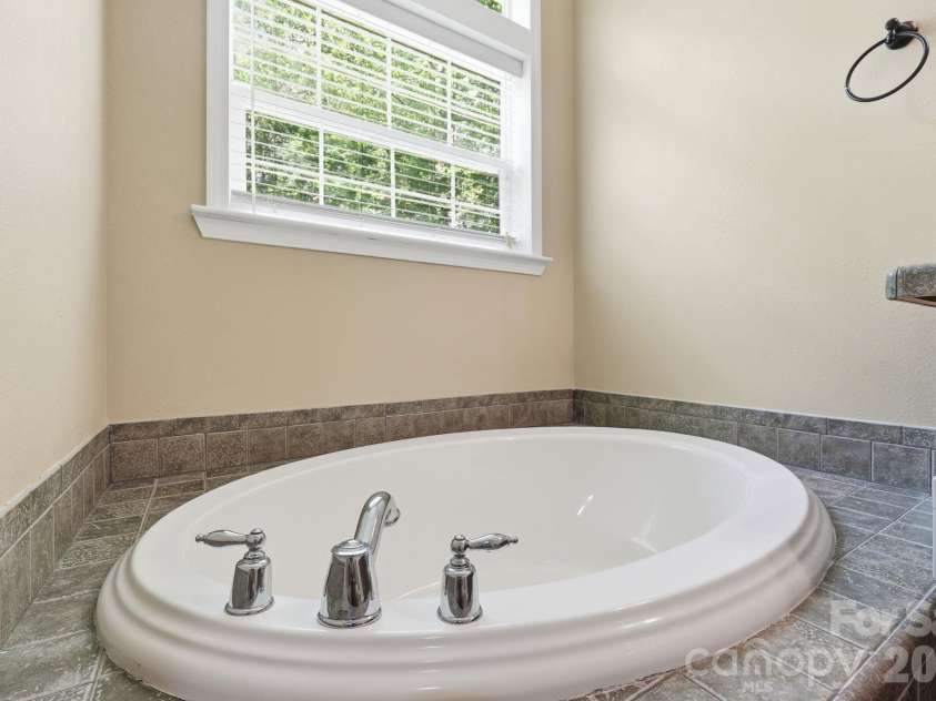 16665 Stokes Ferry Road, Richfield, NC 28137.  MLS# CAR4400480, YatesRealty ID 37796. Soaking tub awaits!