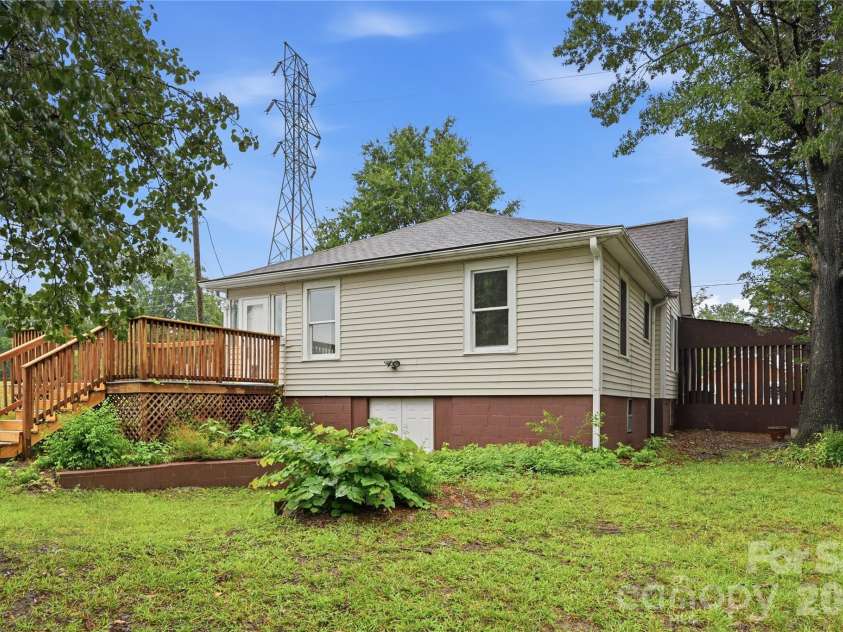 1235 Central Drive, Concord, NC 28027.  MLS# CAR4398804, YatesRealty ID 37797. 