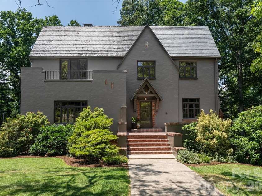21 Lynwood Road, Asheville, NC 28804.  MLS# CAR4403141, YatesRealty ID 37799. 