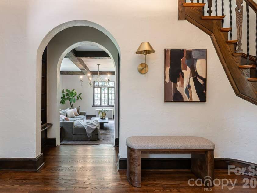 21 Lynwood Road, Asheville, NC 28804.  MLS# CAR4403141, YatesRealty ID 37799. 