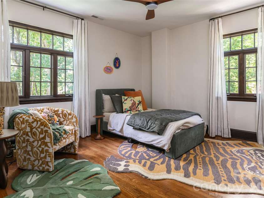 21 Lynwood Road, Asheville, NC 28804.  MLS# CAR4403141, YatesRealty ID 37799. 