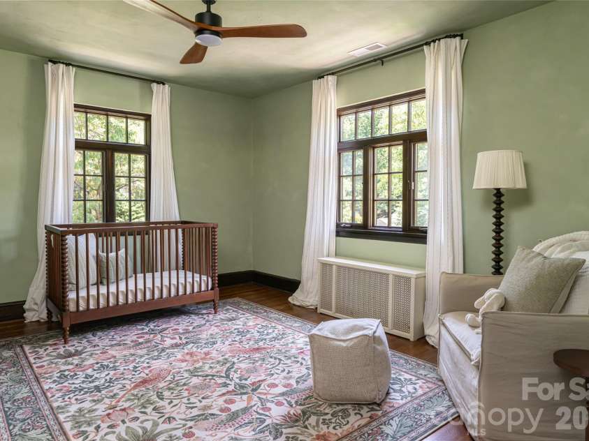 21 Lynwood Road, Asheville, NC 28804.  MLS# CAR4403141, YatesRealty ID 37799. 