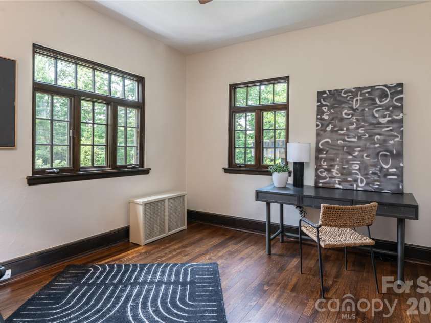 21 Lynwood Road, Asheville, NC 28804.  MLS# CAR4403141, YatesRealty ID 37799. 