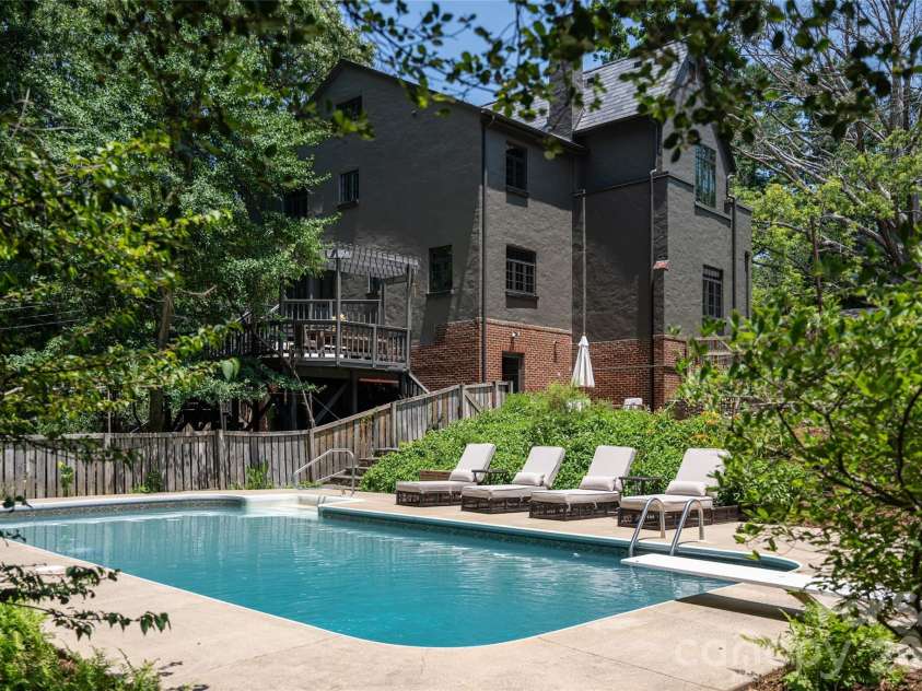 21 Lynwood Road, Asheville, NC 28804.  MLS# CAR4403141, YatesRealty ID 37799. 
