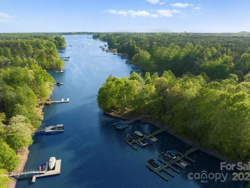 227 Wildwood Cove Drive, Mooresville, NC 28117.  MLS# CAR4214426, YatesRealty ID 3780. Beautiful Lake Norman