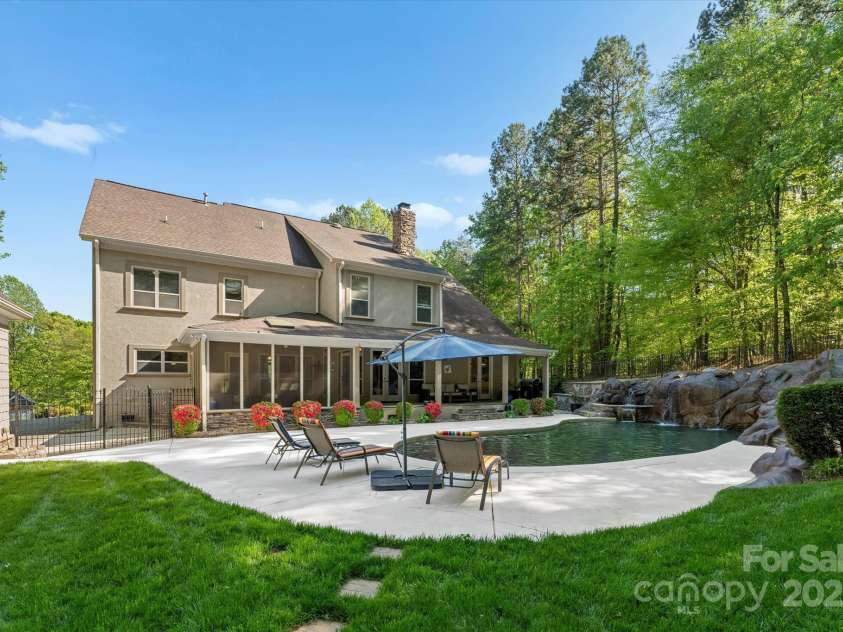 227 Wildwood Cove Drive, Mooresville, NC 28117.  MLS# CAR4214426, YatesRealty ID 3780. Welcome home!