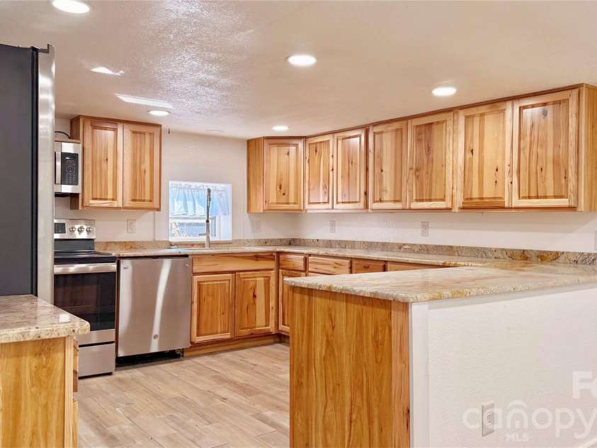 76 Ed Sneed Drive, Marion, NC 28752.  MLS# CAR4334495, YatesRealty ID 3780. 