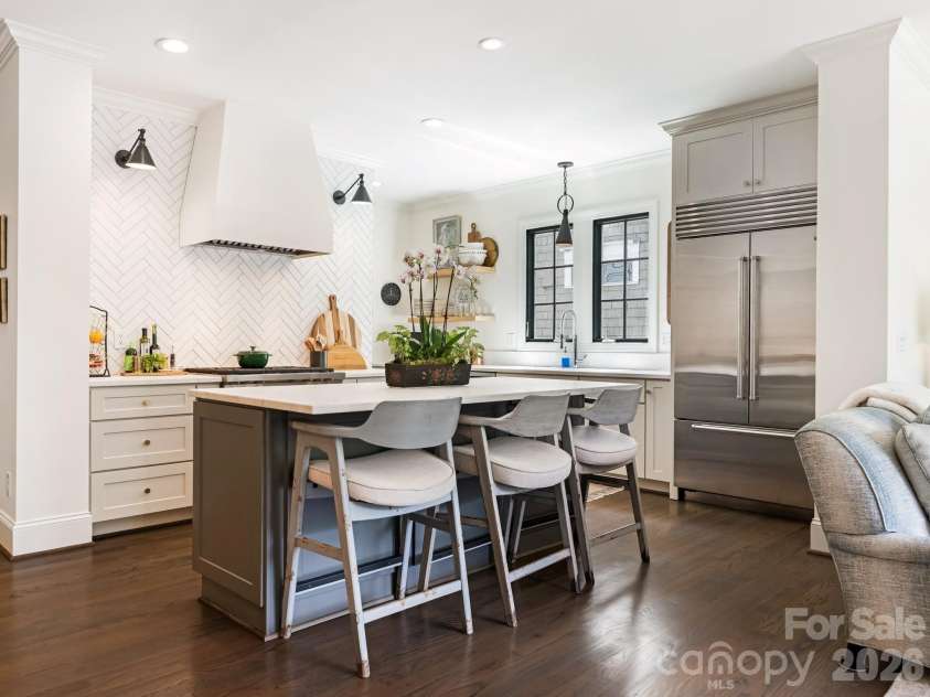 2116 Midwood Place, Charlotte, NC 28205.  MLS# CAR4400087, YatesRealty ID 37800. 