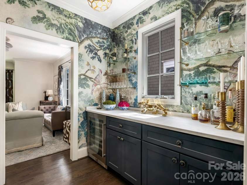 2116 Midwood Place, Charlotte, NC 28205.  MLS# CAR4400087, YatesRealty ID 37800. 