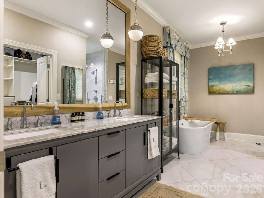 2116 Midwood Place, Charlotte, NC 28205.  MLS# CAR4400087, YatesRealty ID 37800. 