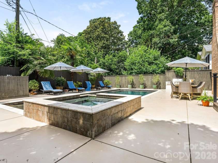 2116 Midwood Place, Charlotte, NC 28205.  MLS# CAR4400087, YatesRealty ID 37800. 