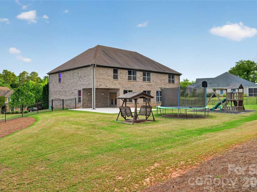 726 Lingfield Lane, Waxhaw, NC 28173.  MLS# CAR4391318, YatesRealty ID 37801. 