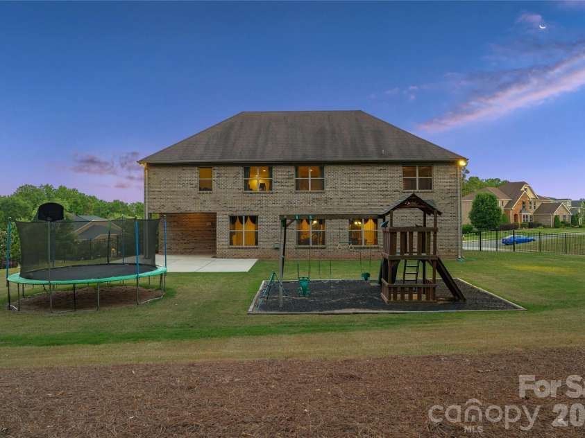 726 Lingfield Lane, Waxhaw, NC 28173.  MLS# CAR4391318, YatesRealty ID 37801. 
