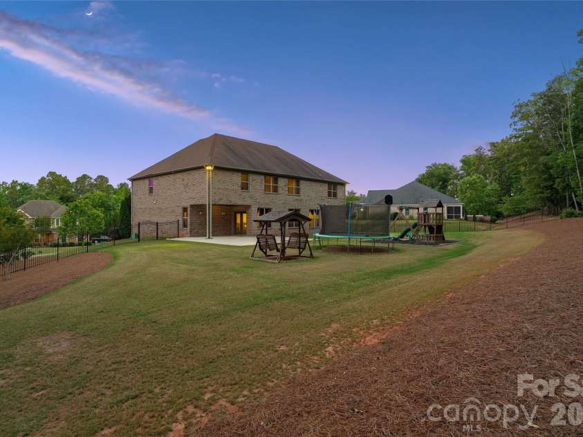 726 Lingfield Lane, Waxhaw, NC 28173.  MLS# CAR4391318, YatesRealty ID 37801. 