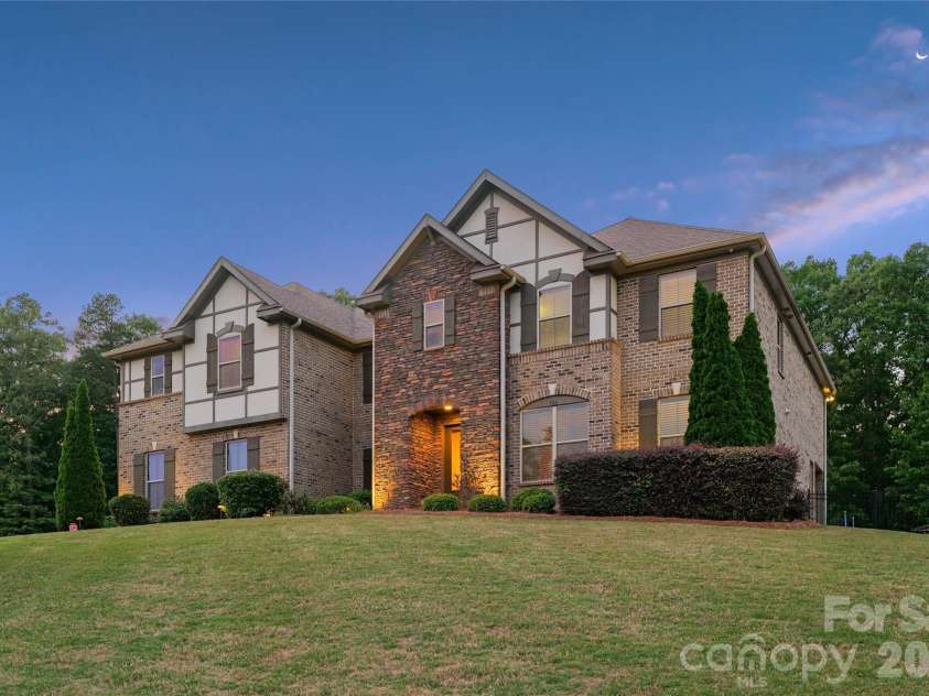 726 Lingfield Lane, Waxhaw, NC 28173.  MLS# CAR4391318, YatesRealty ID 37801. 