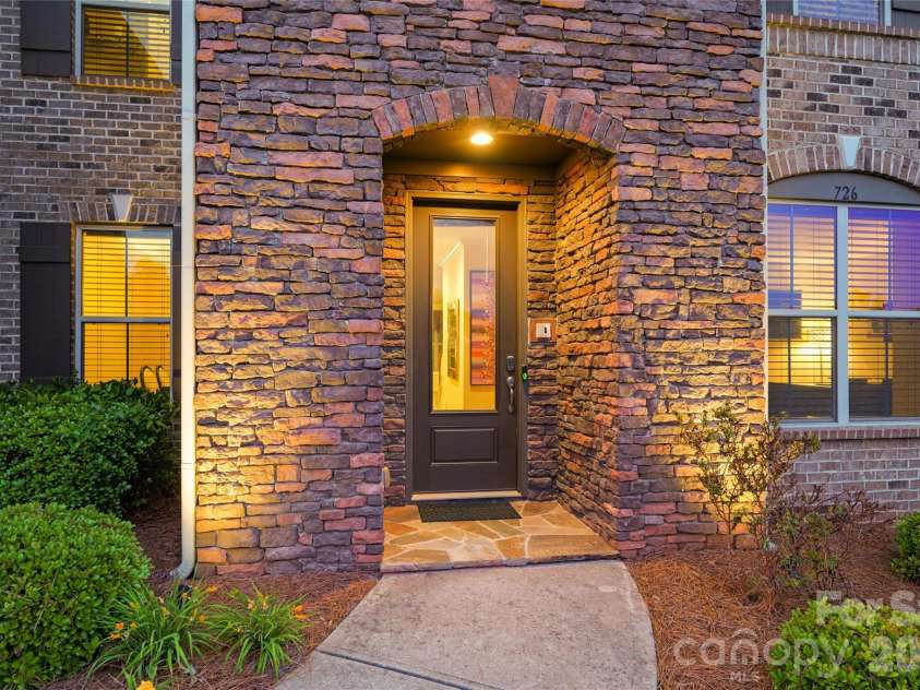 726 Lingfield Lane, Waxhaw, NC 28173.  MLS# CAR4391318, YatesRealty ID 37801. 
