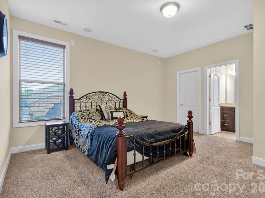 726 Lingfield Lane, Waxhaw, NC 28173.  MLS# CAR4391318, YatesRealty ID 37801. 