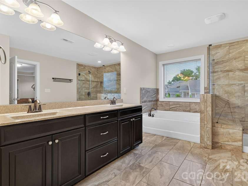 726 Lingfield Lane, Waxhaw, NC 28173.  MLS# CAR4391318, YatesRealty ID 37801. 