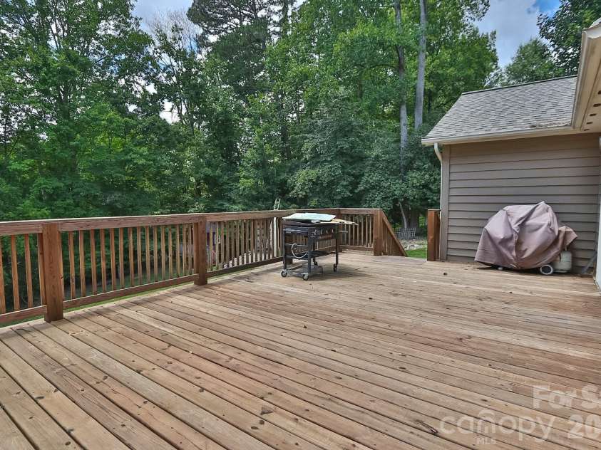 135 Holly Hill Drive, Elkin, NC 28621.  MLS# CAR4395463, YatesRealty ID 37803. 