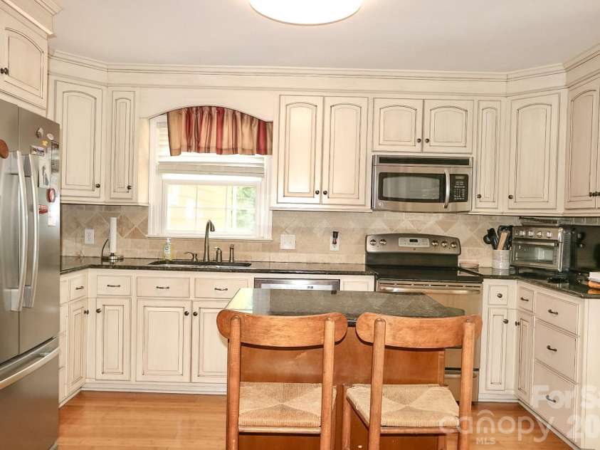 135 Holly Hill Drive, Elkin, NC 28621.  MLS# CAR4395463, YatesRealty ID 37803. 