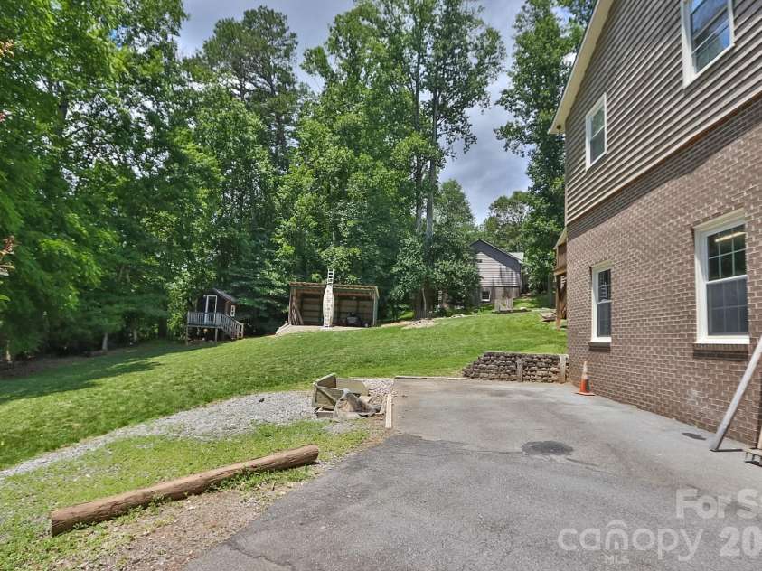 135 Holly Hill Drive, Elkin, NC 28621.  MLS# CAR4395463, YatesRealty ID 37803. 