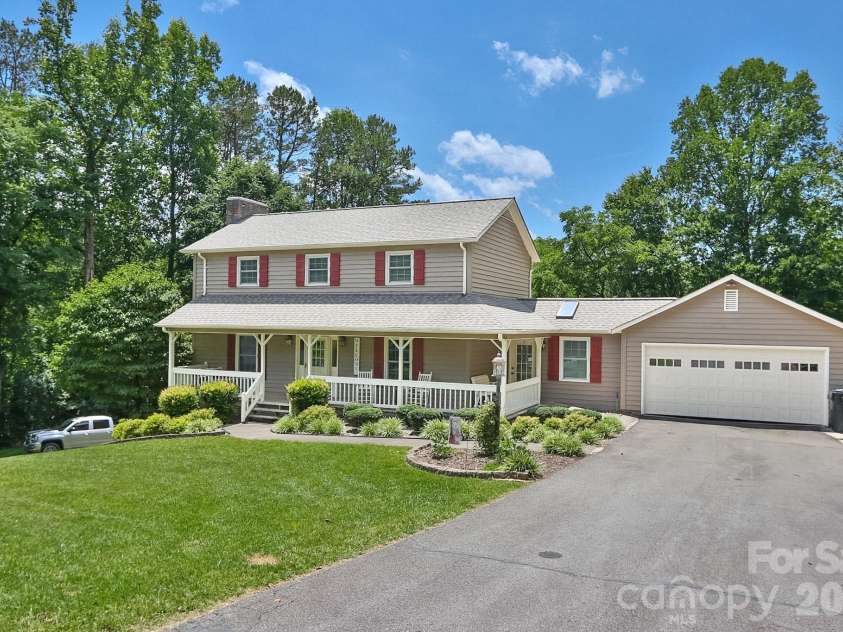 135 Holly Hill Drive, Elkin, NC 28621.  MLS# CAR4395463, YatesRealty ID 37803. 