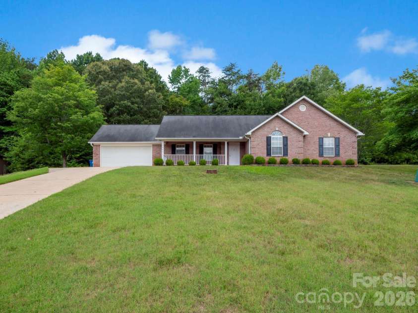 1460 Julius Drive, Salisbury, NC 28147.  MLS# CAR4398025, YatesRealty ID 37805. 