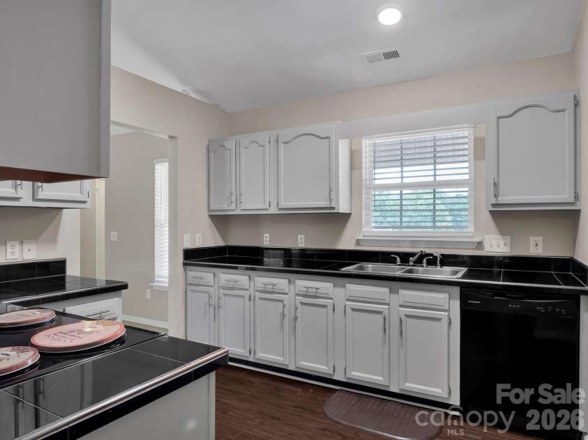 1460 Julius Drive, Salisbury, NC 28147.  MLS# CAR4398025, YatesRealty ID 37805. Kitchen