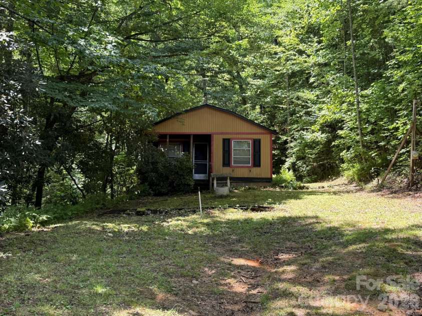 181 Lyman Lane, Rosman, NC 28772.  MLS# CAR4403958, YatesRealty ID 37806. 