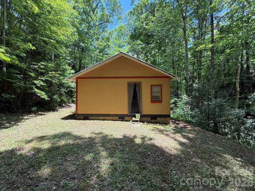 181 Lyman Lane, Rosman, NC 28772.  MLS# CAR4403958, YatesRealty ID 37806. 
