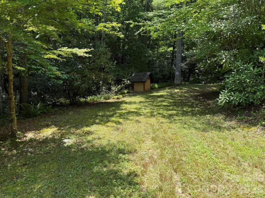 181 Lyman Lane, Rosman, NC 28772.  MLS# CAR4403958, YatesRealty ID 37806. 