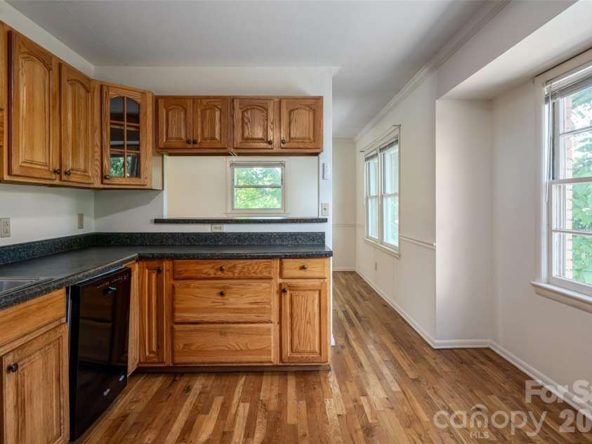 52 Blake Drive, Arden, NC 28704.  MLS# CAR4392917, YatesRealty ID 37808. 