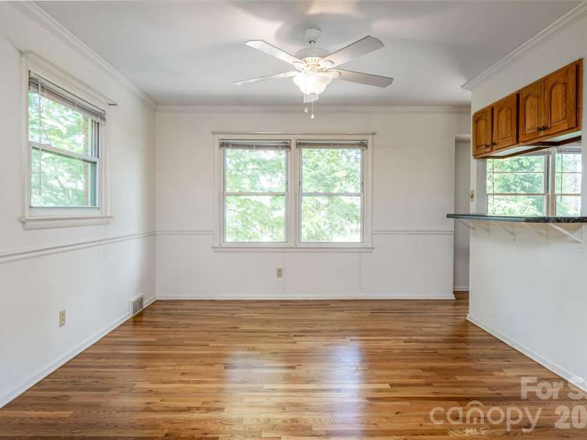 52 Blake Drive, Arden, NC 28704.  MLS# CAR4392917, YatesRealty ID 37808. 