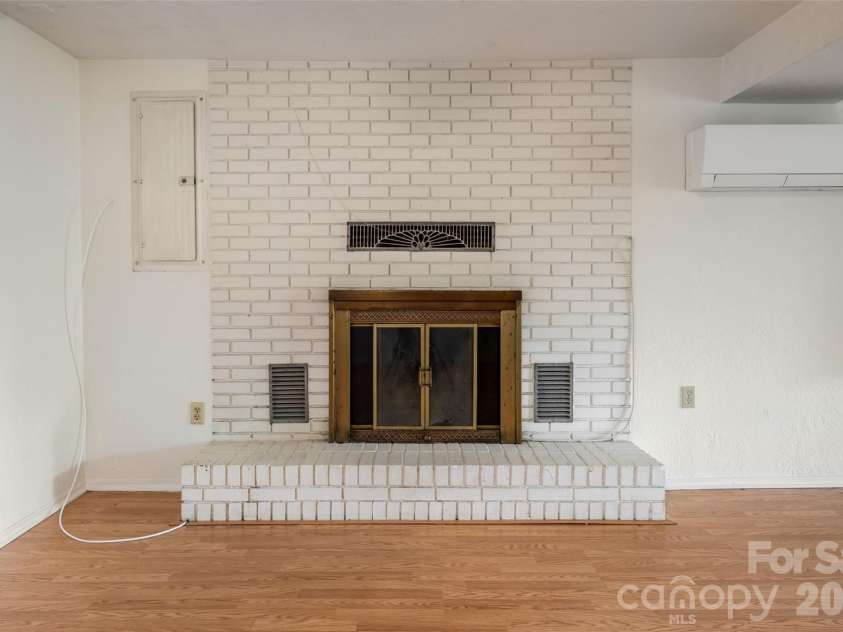 52 Blake Drive, Arden, NC 28704.  MLS# CAR4392917, YatesRealty ID 37808. 