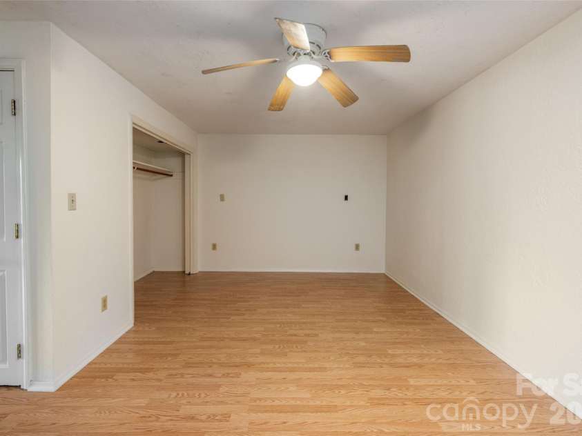 52 Blake Drive, Arden, NC 28704.  MLS# CAR4392917, YatesRealty ID 37808. 