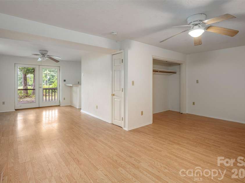 52 Blake Drive, Arden, NC 28704.  MLS# CAR4392917, YatesRealty ID 37808. 