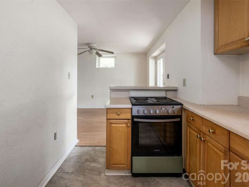 52 Blake Drive, Arden, NC 28704.  MLS# CAR4392917, YatesRealty ID 37808. 