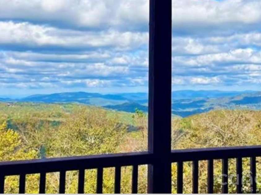 143 Wildflower Ridge, Sugar Mountain, NC 28604.  MLS# CAR4343710, YatesRealty ID 3781. 