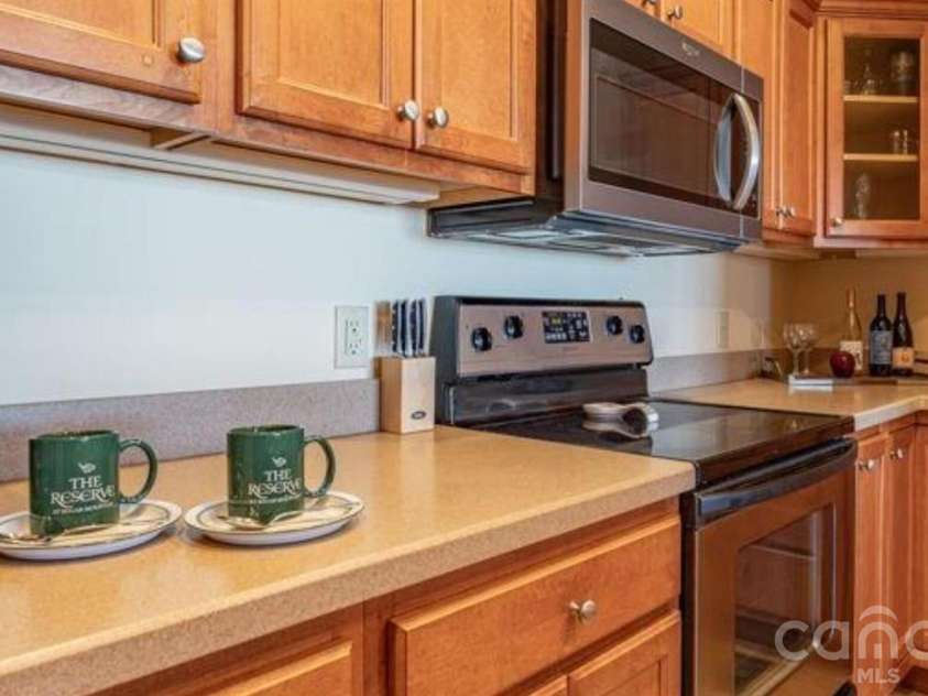 143 Wildflower Ridge, Sugar Mountain, NC 28604.  MLS# CAR4343710, YatesRealty ID 3781. 