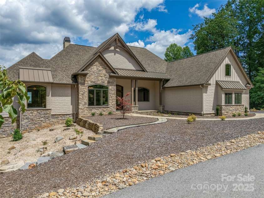 527 Falkirk Way, Zirconia, NC 28790.  MLS# CAR4231554, YatesRealty ID 3781. 