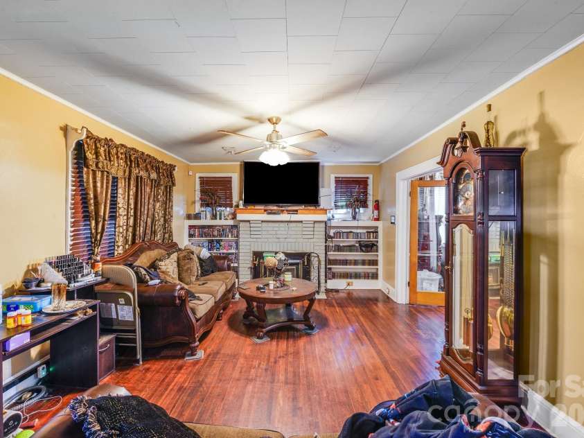 809 Mauney Avenue, Gastonia, NC 28052.  MLS# CAR4303780, YatesRealty ID 3781. 