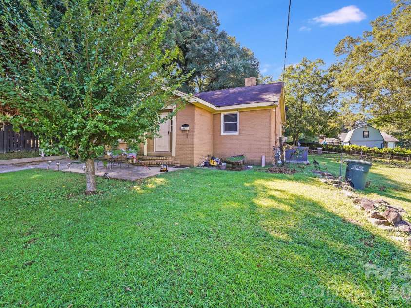 809 Mauney Avenue, Gastonia, NC 28052.  MLS# CAR4303780, YatesRealty ID 3781. 